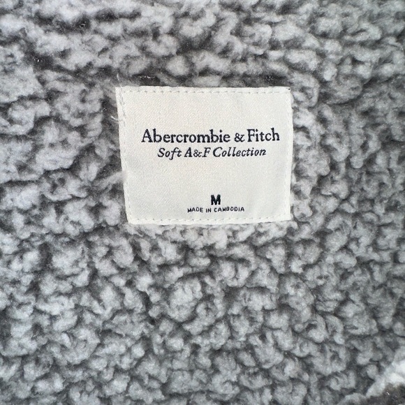 Abercrombie & Fitch Soft Gray Sherpa Jacket - Picture 3 of 5